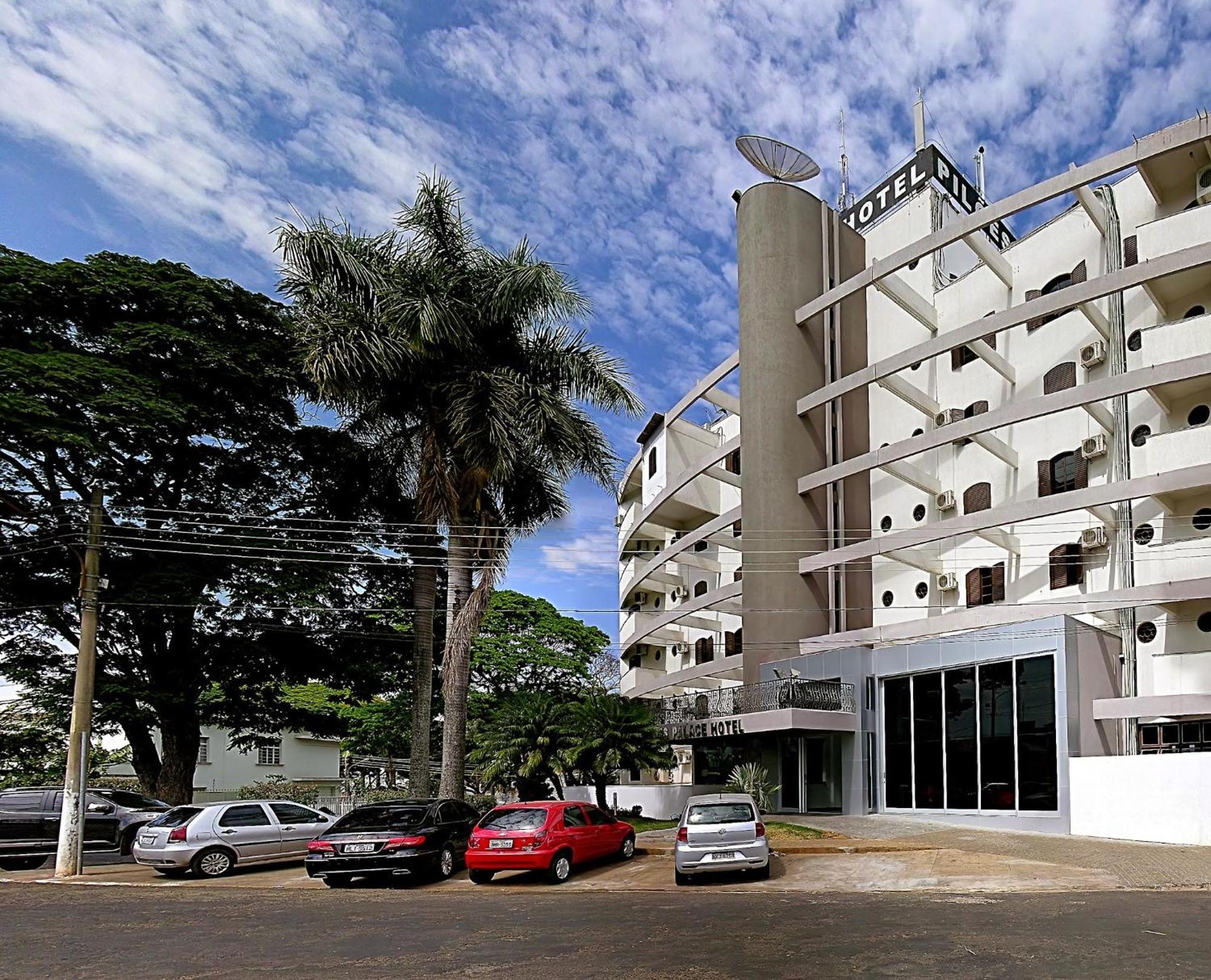 Piloes Palace Hotel Mineiros Kültér fotó