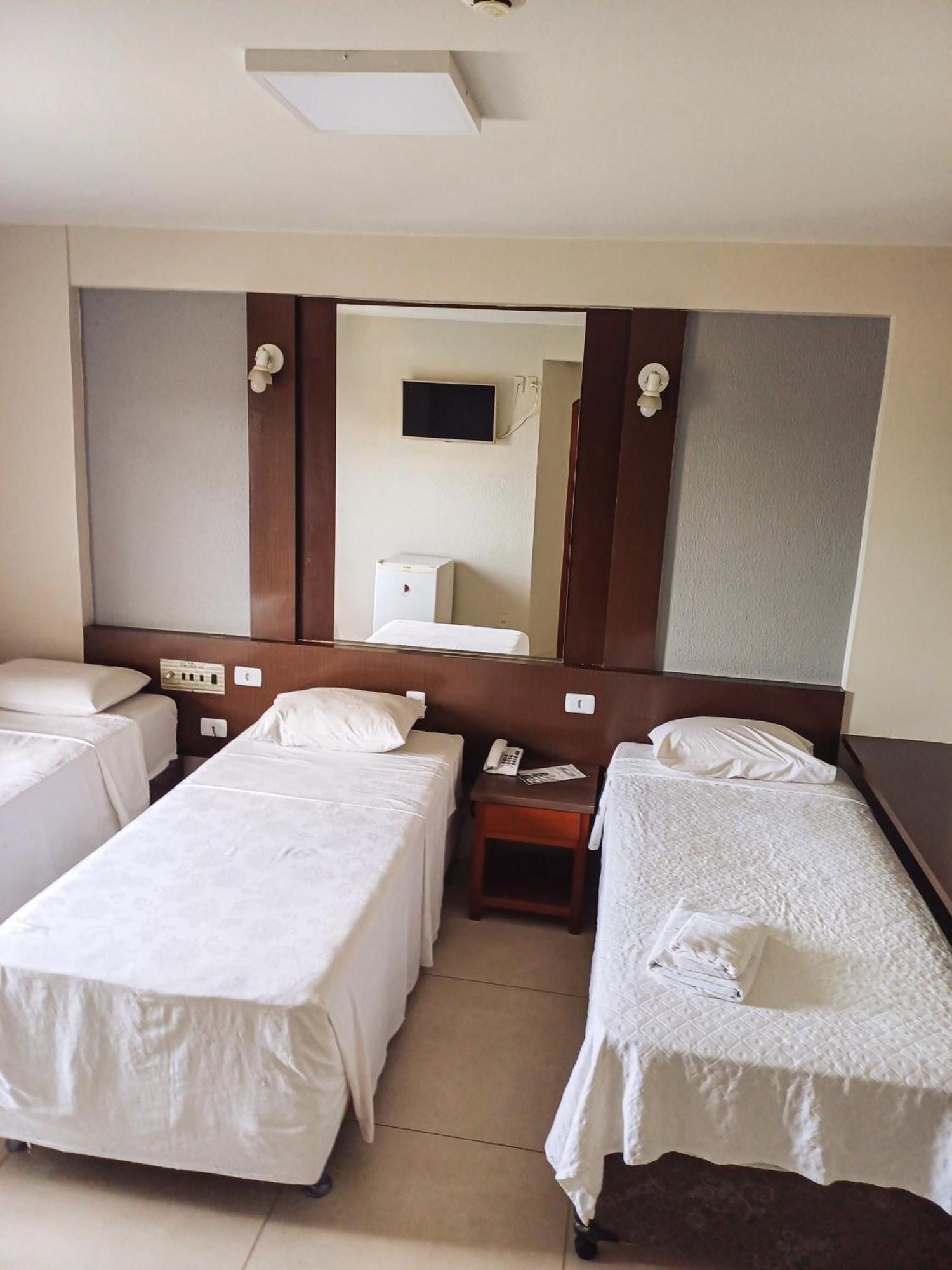 Piloes Palace Hotel Mineiros Kültér fotó