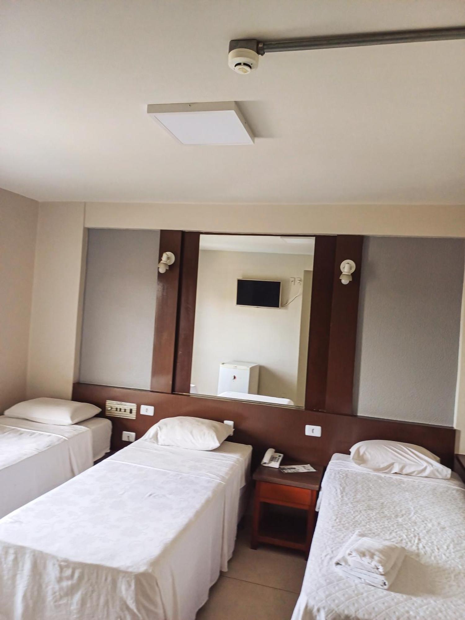 Piloes Palace Hotel Mineiros Kültér fotó
