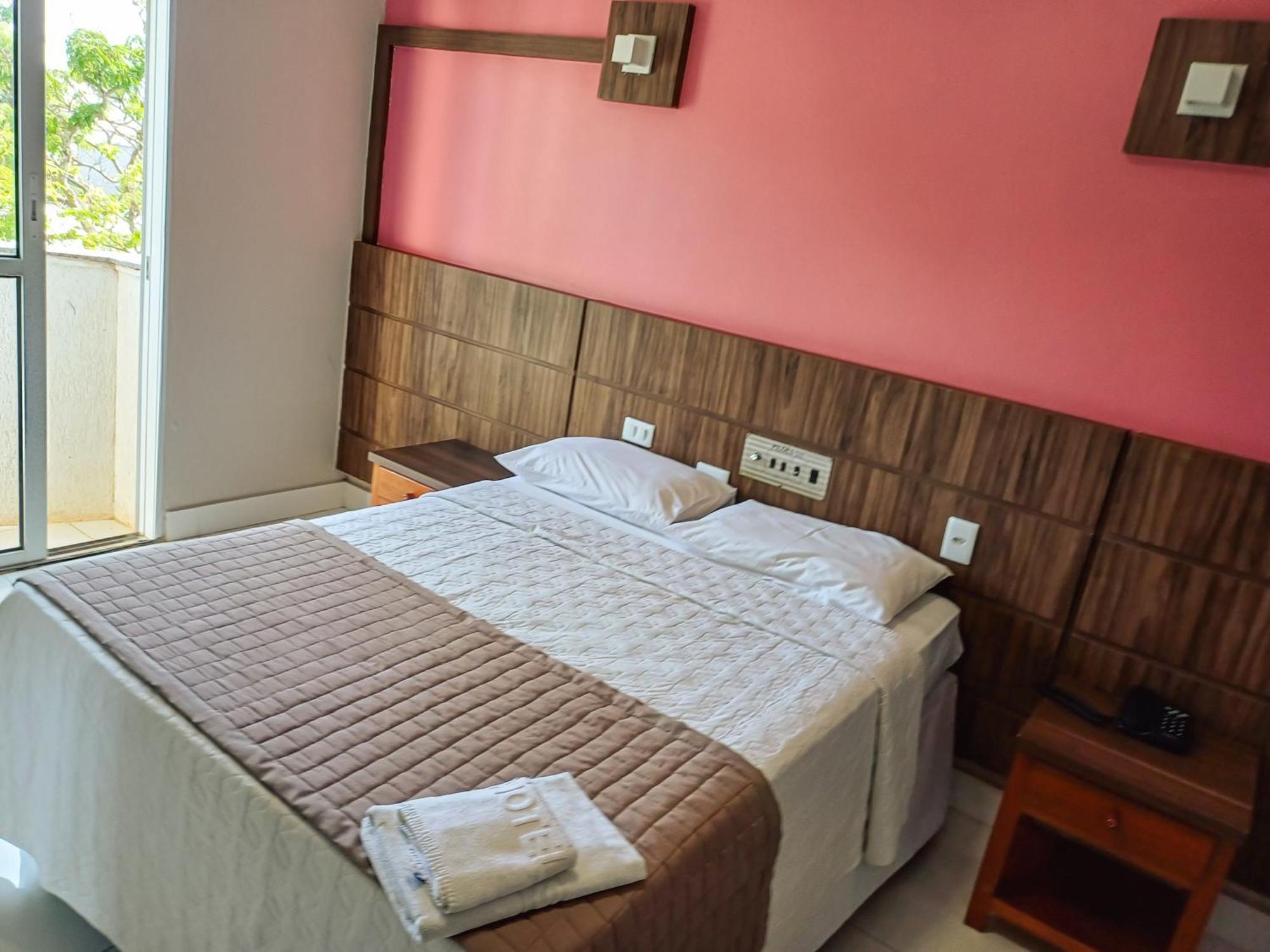 Piloes Palace Hotel Mineiros Kültér fotó