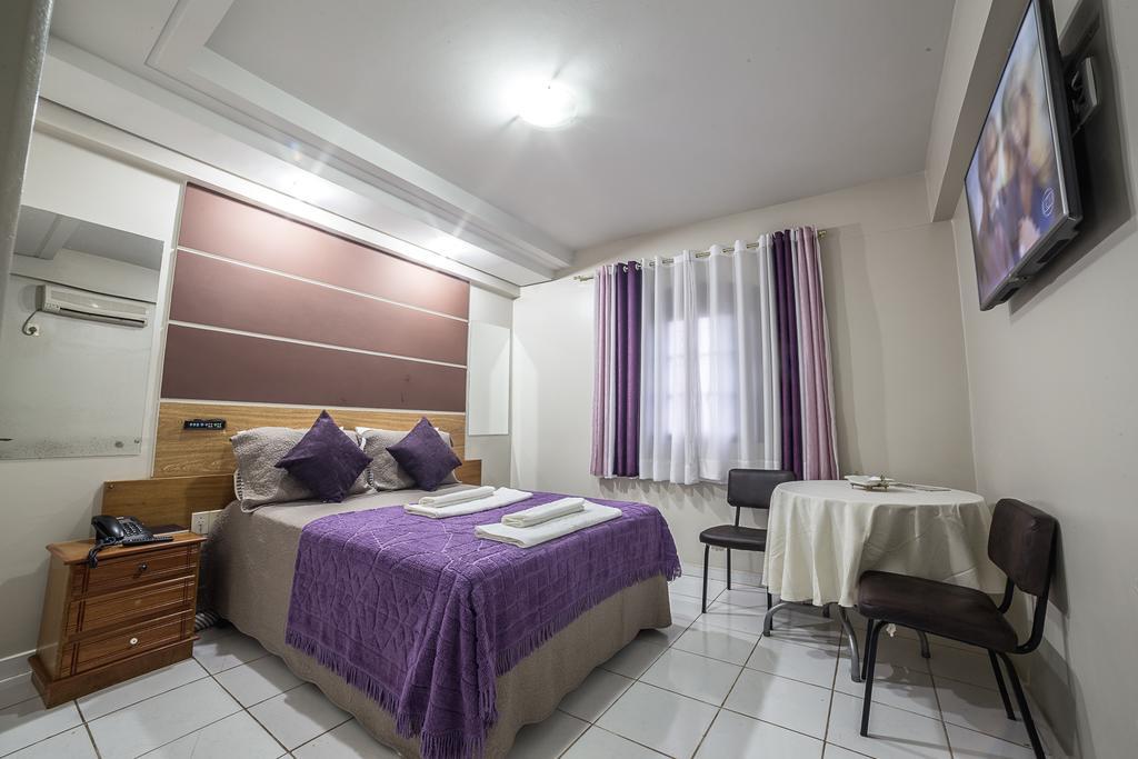 Piloes Palace Hotel Mineiros Kültér fotó
